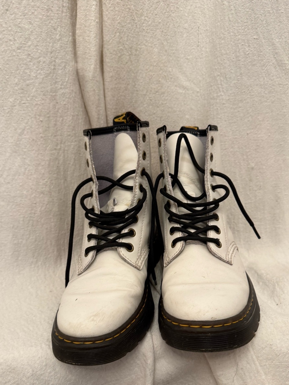 Dr. Martens Zavala